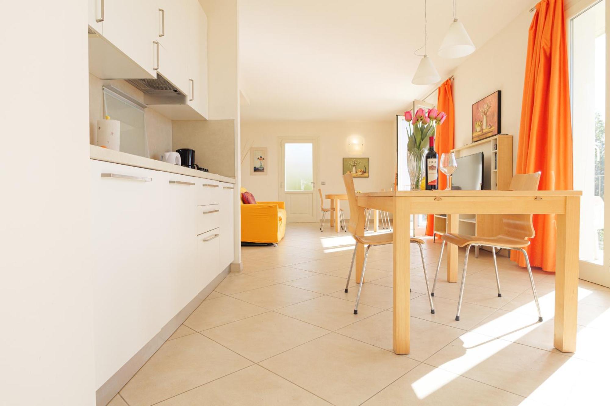טיניאלה Casa Navla' Appartamenti "Ulivi"- "Fiori" -"Velieri"-"Luna"-"Nido"-"Taverna" מראה חיצוני תמונה