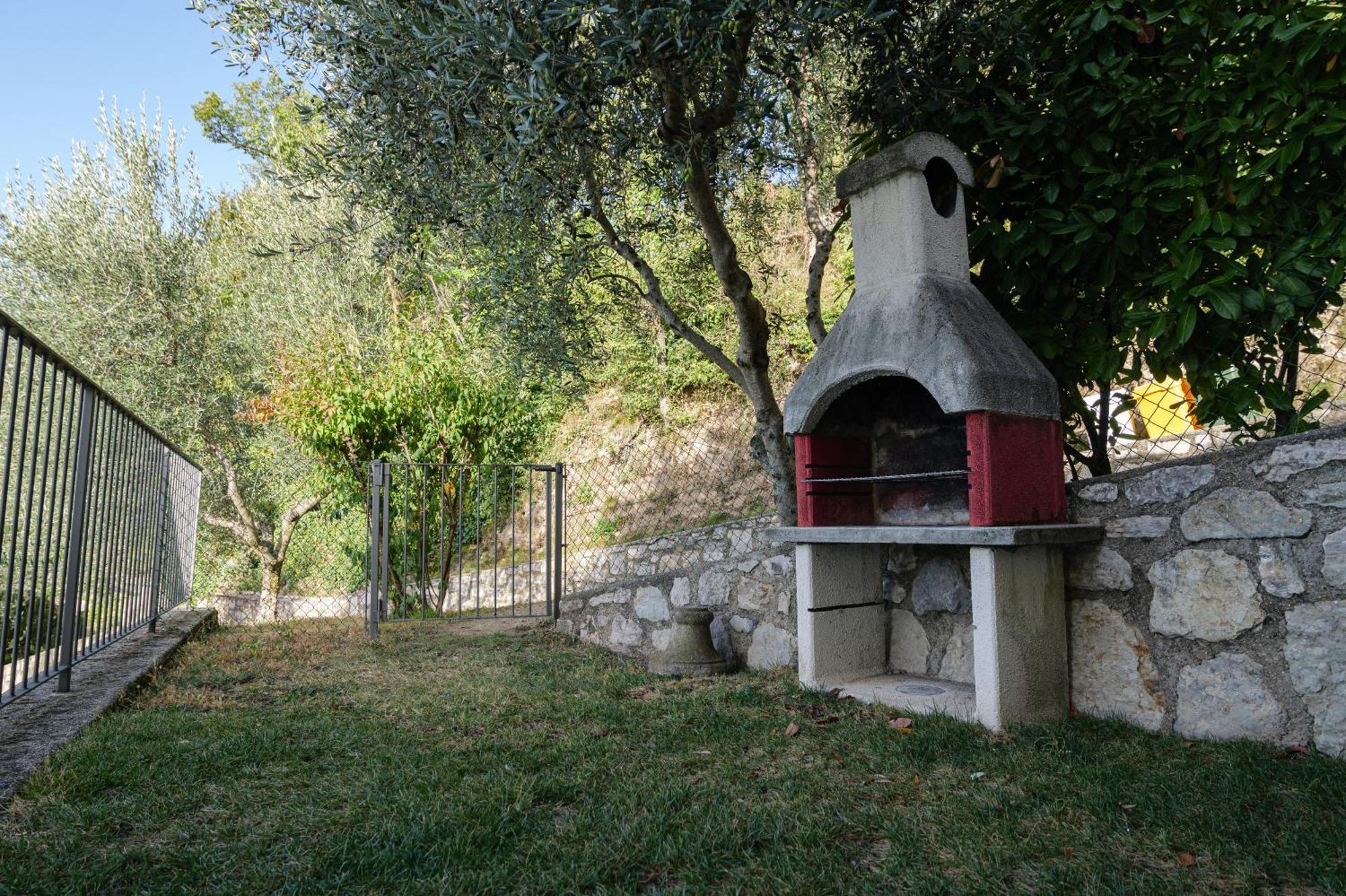 טיניאלה Casa Navla' Appartamenti "Ulivi"- "Fiori" -"Velieri"-"Luna"-"Nido"-"Taverna" מראה חיצוני תמונה